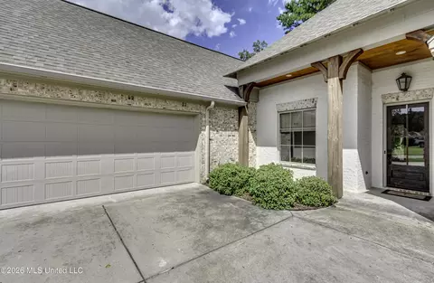 Exterior - 189 Stone Creek Dr, Madison, MS 39110 photo 2 of 8