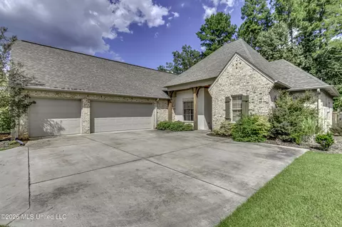Exterior - 189 Stone Creek Dr, Madison, MS 39110 photo 1 of 8