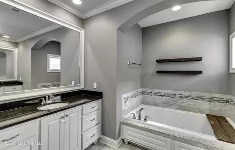 Bath - 189 Stone Creek Dr, Madison, MS 39110 photo 5 of 11