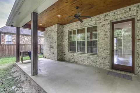 Exterior - 189 Stone Creek Dr, Madison, MS 39110 photo 6 of 8