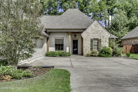 Exterior - 189 Stone Creek Dr, Madison, MS 39110 photo 4 of 8