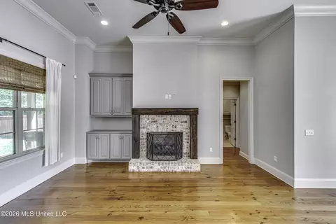 Living - 189 Stone Creek Dr, Madison, MS 39110 photo 6 of 6