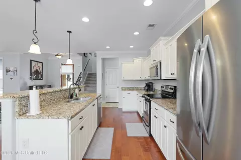 Kitchen - 657 N Doe Creek Trl, Hernando, MS 38632 photo 1 of 1