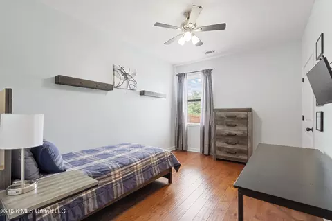 Bedroom - 657 N Doe Creek Trl, Hernando, MS 38632 photo 4 of 5