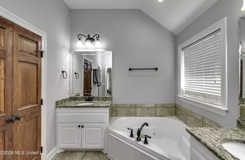 Bath - 504 Wildberry Dr, Pearl, MS 39208 photo 1 of 6