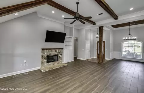 Living - 504 Wildberry Dr, Pearl, MS 39208 photo 2 of 3