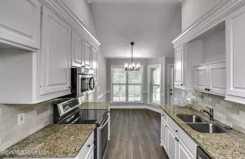 Entry Way - 504 Wildberry Dr, Pearl, MS 39208 photo 5 of 6