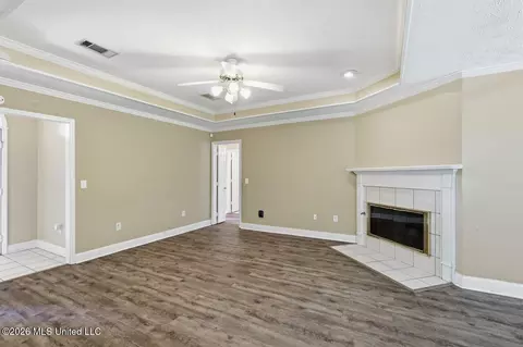 Living - 3110 Tynes Dr, Byram, MS 39272 photo 2 of 5