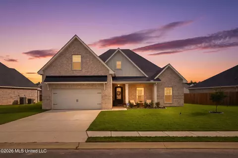 6710 Maurepas Cir, Ocean Springs, MS 39564