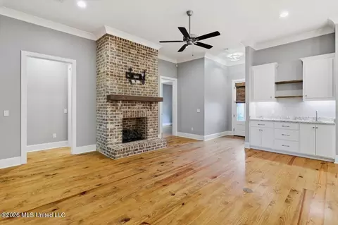 Living - 445 Brazos Dr, Brandon, MS 39047 photo 2 of 4