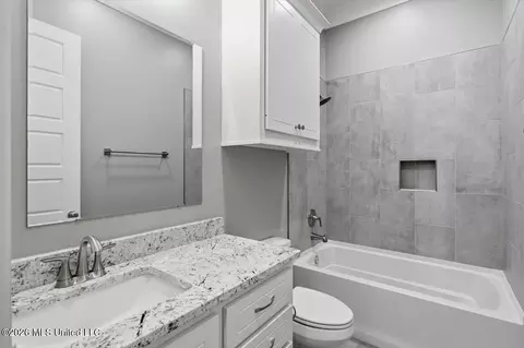 Bath - 445 Brazos Dr, Brandon, MS 39047 photo 4 of 4