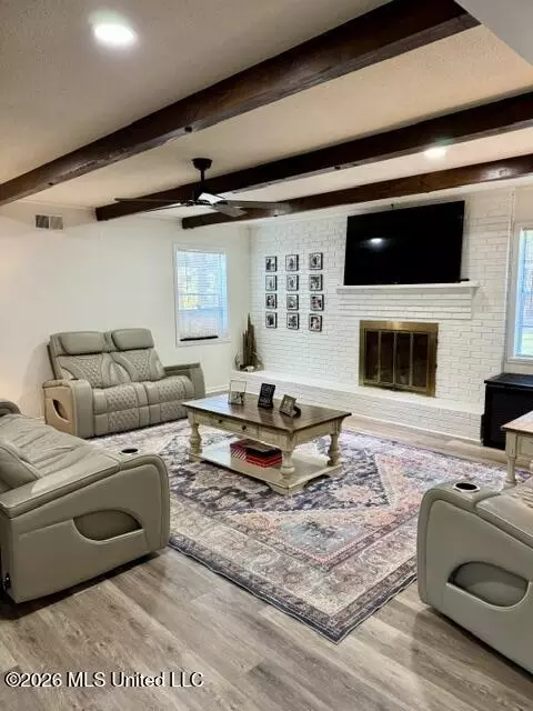Living - 55 Lakeside Rd, Pope, MS 38658 photo 2 of 2