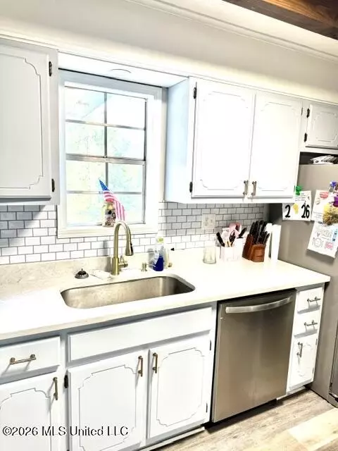 Kitchen - 55 Lakeside Rd, Pope, MS 38658 photo 2 of 3