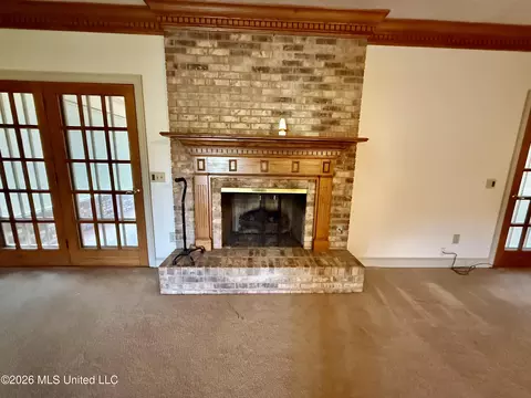 Living - 297 Old Magee Rd, Magee, MS 39111 photo 2 of 3