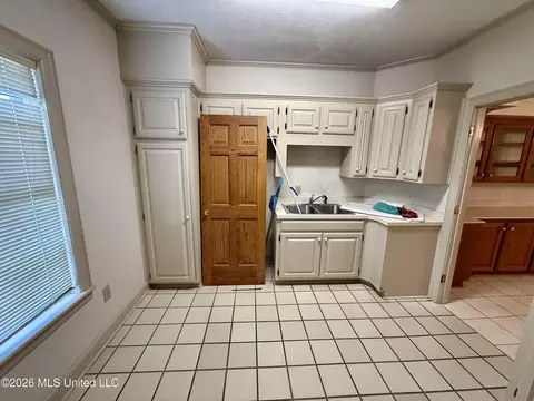 Kitchen - 297 Old Magee Rd, Magee, MS 39111 photo 4 of 4