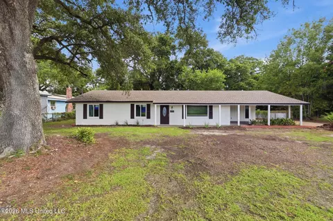 407 Dupont Ave, Pascagoula, MS 39567