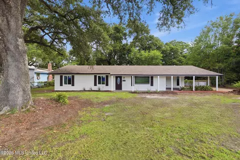 407 Dupont Ave, Pascagoula, MS 39567