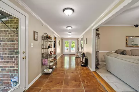 Entry Way - 1189 Kenna Rd, Summit, MS 39666 photo 5 of 8