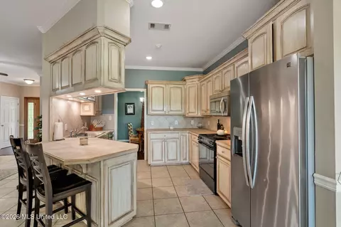 Kitchen - 1189 Kenna Rd, Summit, MS 39666 photo 2 of 4