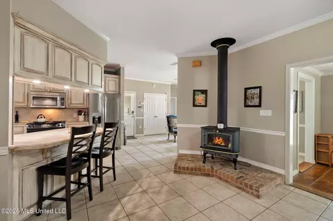 Entry Way - 1189 Kenna Rd, Summit, MS 39666 photo 3 of 8