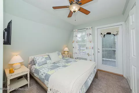 Bedroom - 6085 Apache Dr, Kiln, MS 39556 photo 1 of 2
