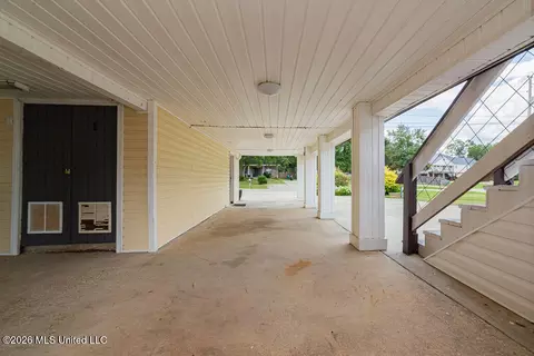 Exterior - 6085 Apache Dr, Kiln, MS 39556 photo 1 of 3