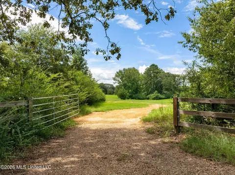32 Kenna Rd, Summit, MS 39666 photo 2