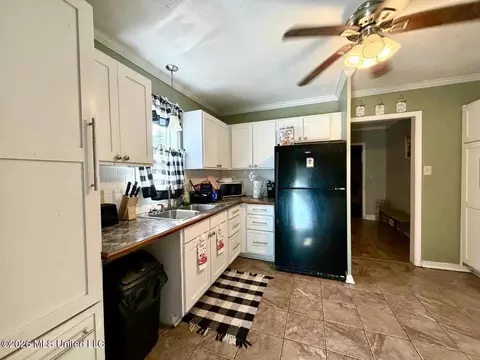 Kitchen - 305 Albert St, Brookhaven, MS 39601 photo 2 of 2