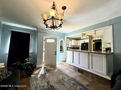 Entry Way - 305 Albert St, Brookhaven, MS 39601 photo 1 of 1