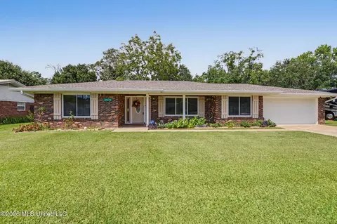 15290 N Parkwood Dr, Gulfport, MS 39503