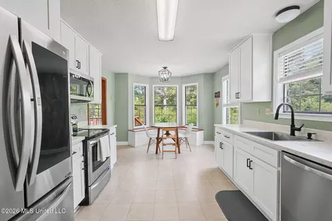 Kitchen - 4370 Bienville Rd, Nesbit, MS 38651 photo 1 of 3
