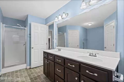 Bath - 10481 Rhapsody Cv, Walls, MS 38680 photo 2 of 2