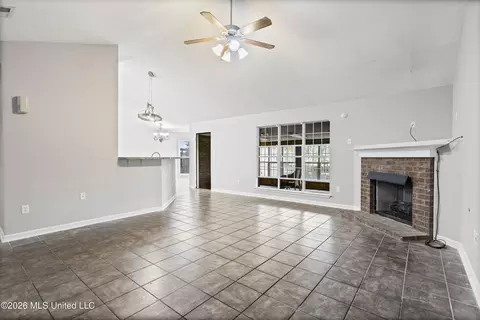 Living - 10481 Rhapsody Cv, Walls, MS 38680 photo 2 of 4