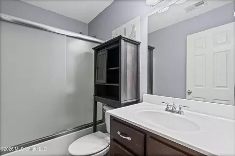 Bath - 10481 Rhapsody Cv, Walls, MS 38680 photo 1 of 2