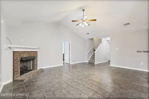 Living - 10481 Rhapsody Cv, Walls, MS 38680 photo 3 of 4