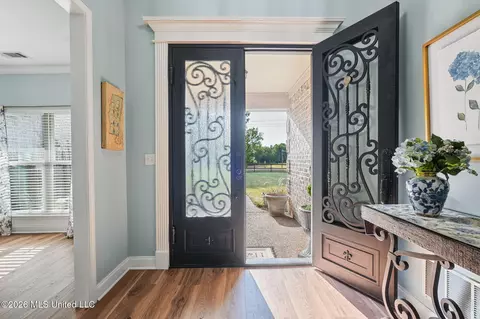 Entry Way - 4578 Mccracken Rd, Hernando, MS 38632 photo 2 of 7