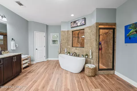 Bath - 4578 Mccracken Rd, Hernando, MS 38632 photo 1 of 6
