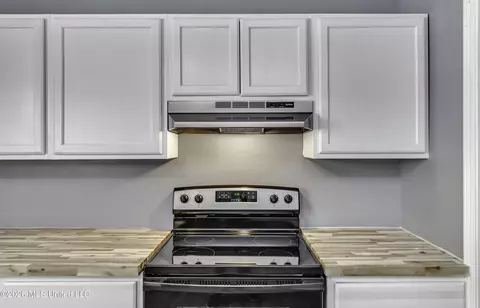 Kitchen - 122 Hull Dr, Magee, MS 39111 photo 1 of 3