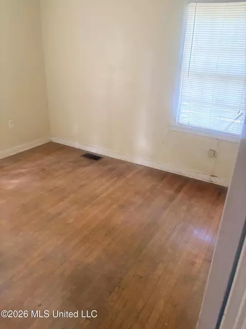 959 Combs St, Jackson, MS 39204 photo 3