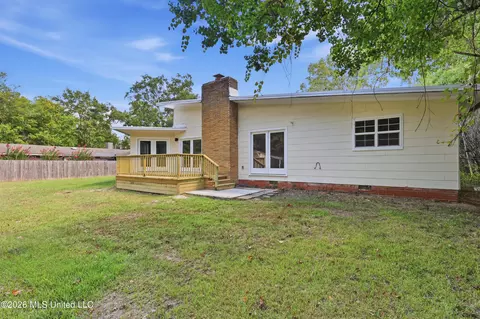 Exterior - 728 Colonial Cir, Jackson, MS 39211 photo 8 of 12