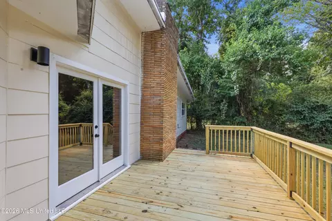 Exterior - 728 Colonial Cir, Jackson, MS 39211 photo 7 of 12