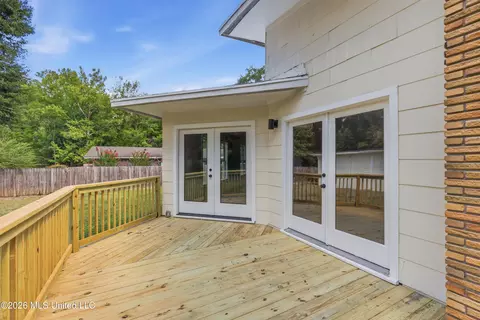 Exterior - 728 Colonial Cir, Jackson, MS 39211 photo 2 of 12