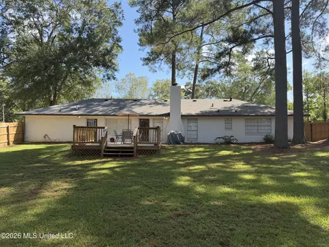Exterior - 33 Pebble Hill Dr, Brandon, MS 39042 photo 15 of 16