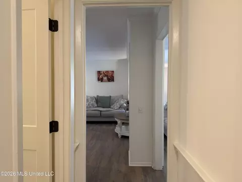 Entry Way - 33 Pebble Hill Dr, Brandon, MS 39042 photo 4 of 6
