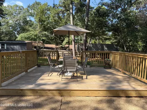 Exterior - 33 Pebble Hill Dr, Brandon, MS 39042 photo 7 of 16