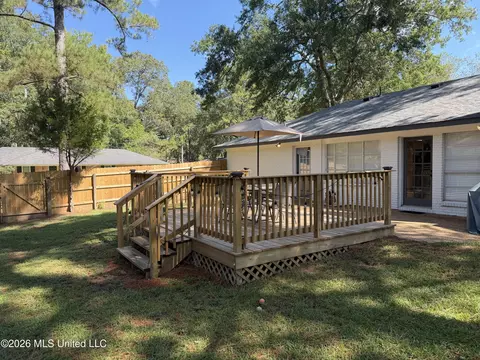Exterior - 33 Pebble Hill Dr, Brandon, MS 39042 photo 16 of 16