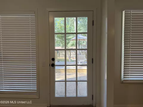 Entry Way - 33 Pebble Hill Dr, Brandon, MS 39042 photo 6 of 6