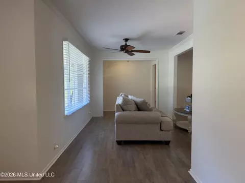 Living - 33 Pebble Hill Dr, Brandon, MS 39042 photo 5 of 5