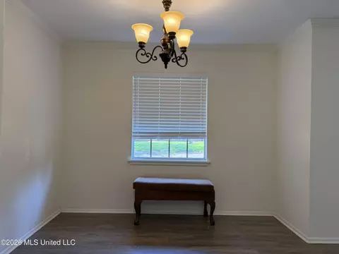 Living - 33 Pebble Hill Dr, Brandon, MS 39042 photo 4 of 5
