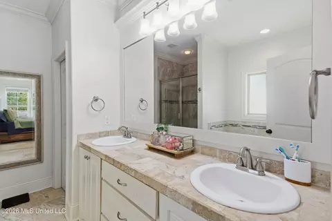 Bath - 146 Huber St, Madison, MS 39110 photo 1 of 4